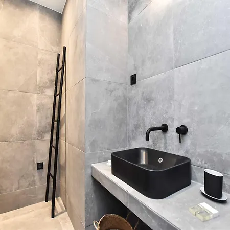 Cosy 2bdr - Fbg Poissonniere Musee Grevin * Parigi
